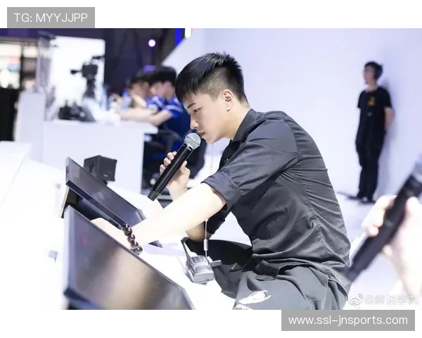 电竞解说的专业素养:精准分析与激情表达的平衡 电竞解说的专业素养:精准分析与激情表达的平衡